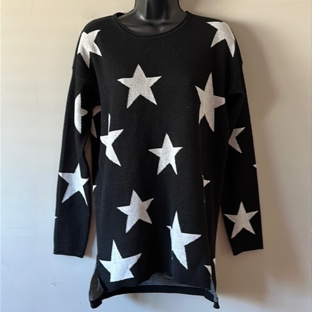 ALYA Star sweater size small EUC